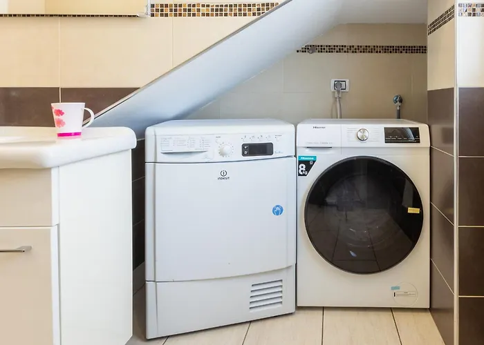 Lägenhet Guesthost - Relax & Fun Between Sea & Sìnnai