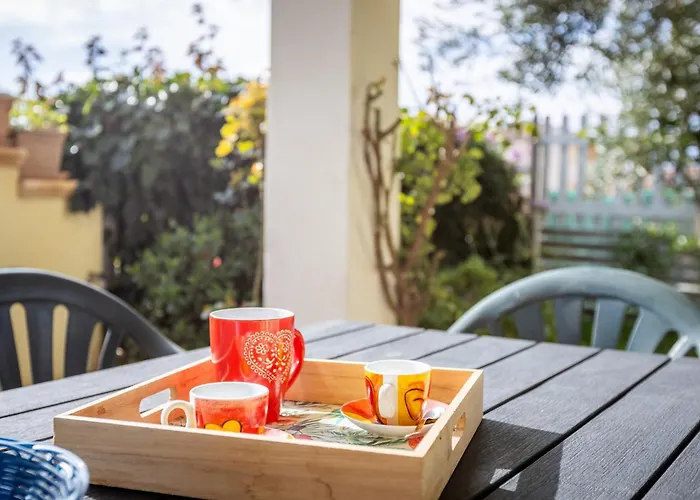 Guesthost - Relax & Fun Between Sea & Lägenhet